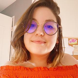 Maeva Pietri-Cochet Graphiste spécialisé en création de logo