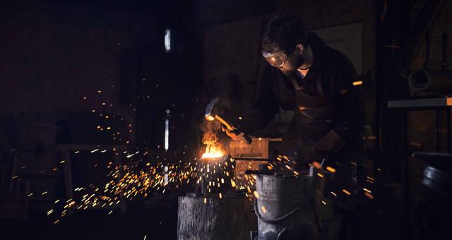 Reportage photo avec forgeron. par Benjamin Dupuy