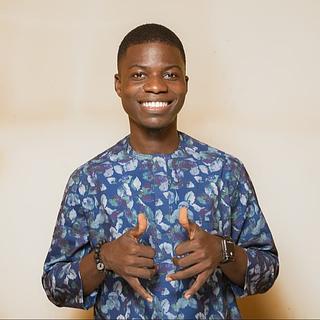 Basile Kikissagbe Graphiste spécialisé en création de logo