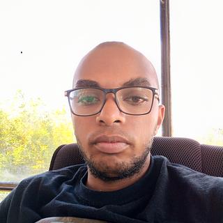 Harinaivo Josie Ennyh Community manager