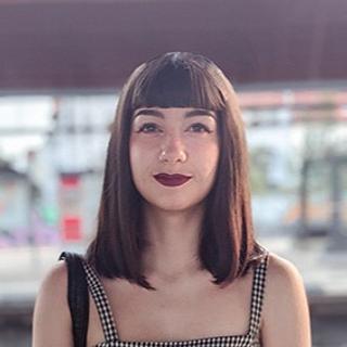 Lisa Emmanuelidis Graphiste spécialisé en charte graphique