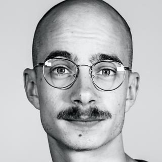 Gwénaël Le Bourhis Graphiste spécialisé en charte graphique