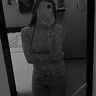 Juliana Gillet Graphiste spécialisé en création de logo