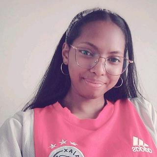 Jessica Ayhan Assistant virtuel