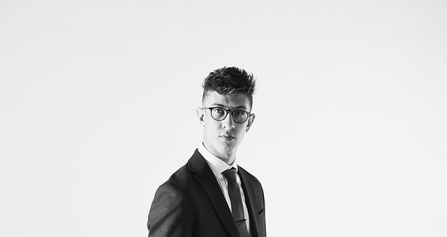 Mise en valeur d'un costume Devred par Benjamin Dupuy