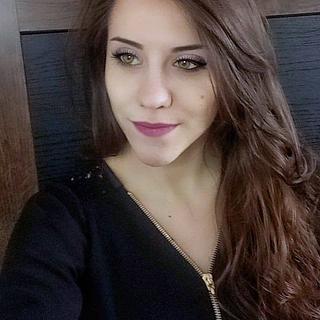 Julie Barnier Community manager