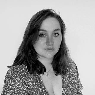 Julia_dstg Graphiste spécialisé en création de logo