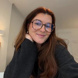 Laura Farina Community manager