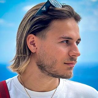 Julian Guillen Graphiste spécialisé en charte graphique