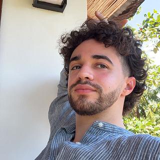 Hicham Djama Développeur back-end