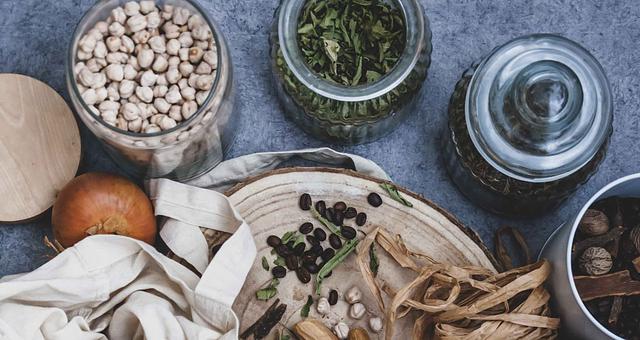 Rédaction d'article SEO avec un visuel par Fatima  Et-Tayach