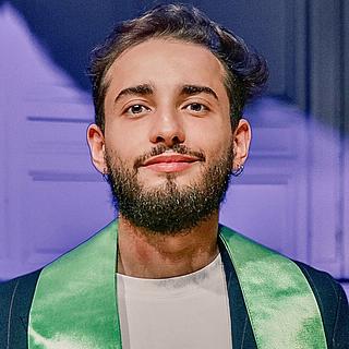 Hugo Ferrer Graphiste spécialisé en charte graphique