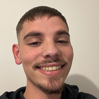 Lucas Esteves Développeur JavaScript