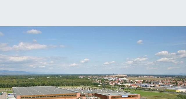 Magasinière à l'entrepôt  par Aude Voegtler