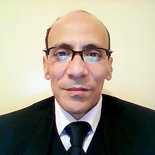 Hicham Hamouda Graphiste spécialisé dans la mise en page