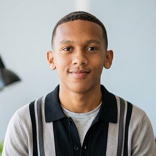 Cedika Goulam  Graphiste spécialisé en charte graphique