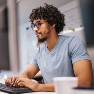 Steeven Pecome Développeur full-stack