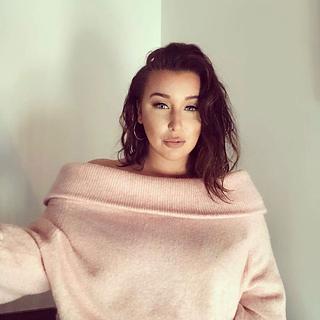 Noemie Sasseville Graphiste spécialisé en création de logo