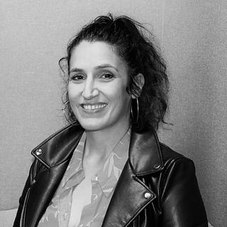 Laetitia Rein Graphiste spécialisé en création de logo