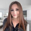 Léa Campos Graphiste spécialisé en création de logo
