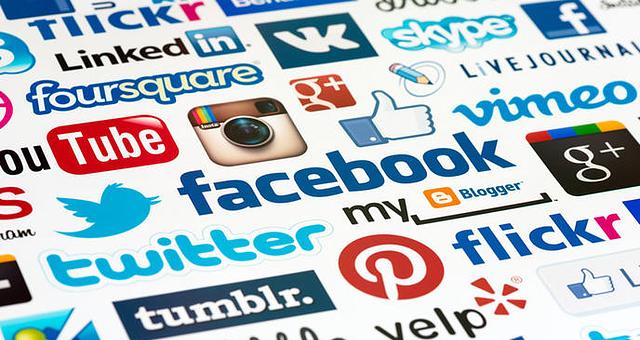 Réseaux sociaux par BleuBusiness