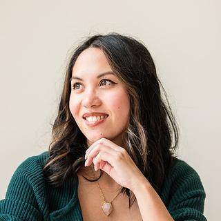 Loana Pujol Graphiste spécialisé en création de logo