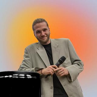 Dorian Kluczynski Graphiste spécialisé en création de logo