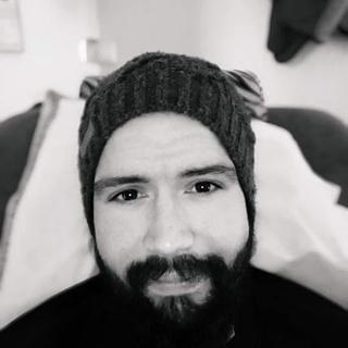 Anthony Violet Graphiste spécialisé en création de logo