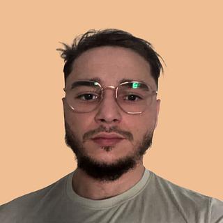 Ilyes Kechiouche Développeur web