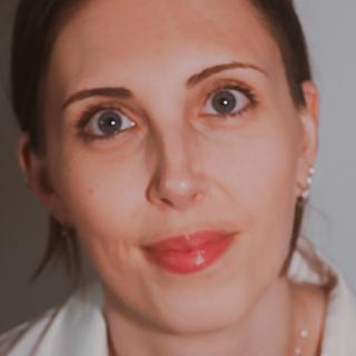 Chloé Dupont Graphiste spécialisé en charte graphique