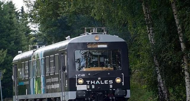 Remote control of autonomous train over 5G par NicolasY