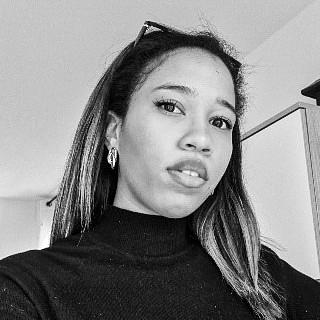 Caroline Adama Assistant virtuel