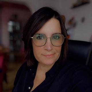 Cindy Crucifix Community manager