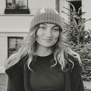 Ophélie Matéa Chevallier Graphiste spécialisé en charte graphique
