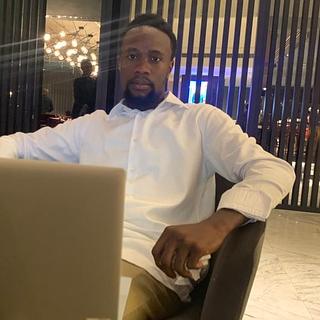 Emmanuel Kilemo Développeur full-stack