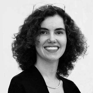 Caroline Jahier Graphiste spécialisé en création de logo