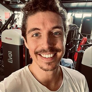 Maxime Belhomme Graphiste spécialisé dans la mise en page