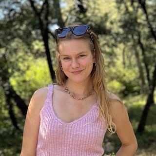 Lilou Richard Graphiste spécialisé en création de logo