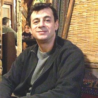 Nacim Miri Graphiste spécialisé en charte graphique