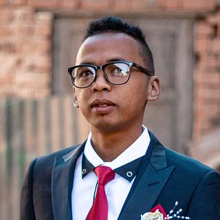 Razafimanantsoa Mahery Développeur full-stack