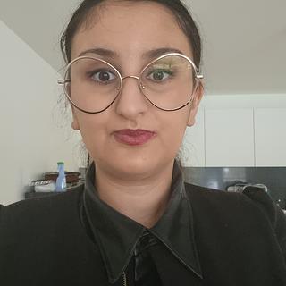 Aïcha  Boulguid  Secrétaire