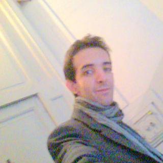 Karim Karim Community manager