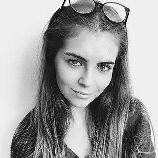 Camille Dupré Graphiste spécialisé en création de logo