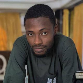 Edoudji  Agbo  Community manager