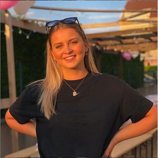 Gaëlle Loudjani Community manager