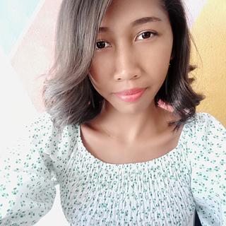 Eva  Andria  Secrétaire