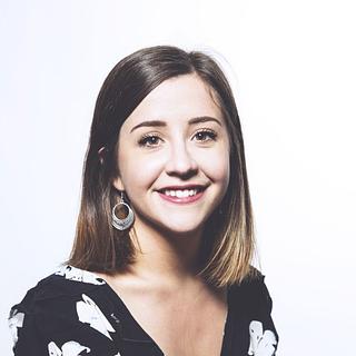 Juliette Juliette Mary Graphiste spécialisé en création de logo