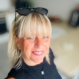 Sabine Detongre  Community manager